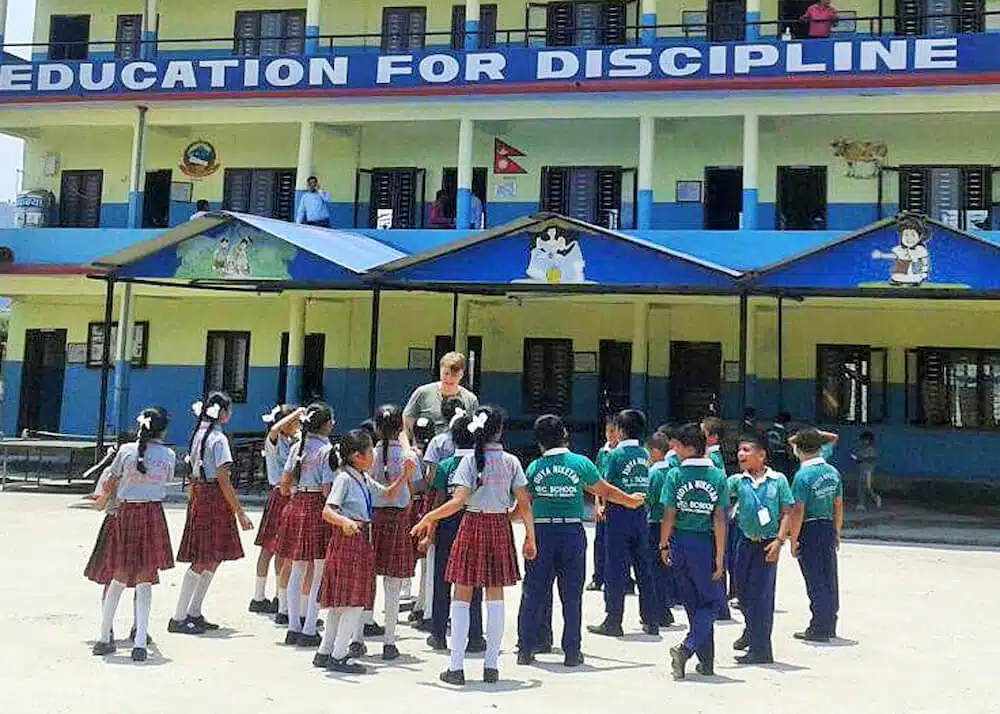 nepal-pokhara-_School